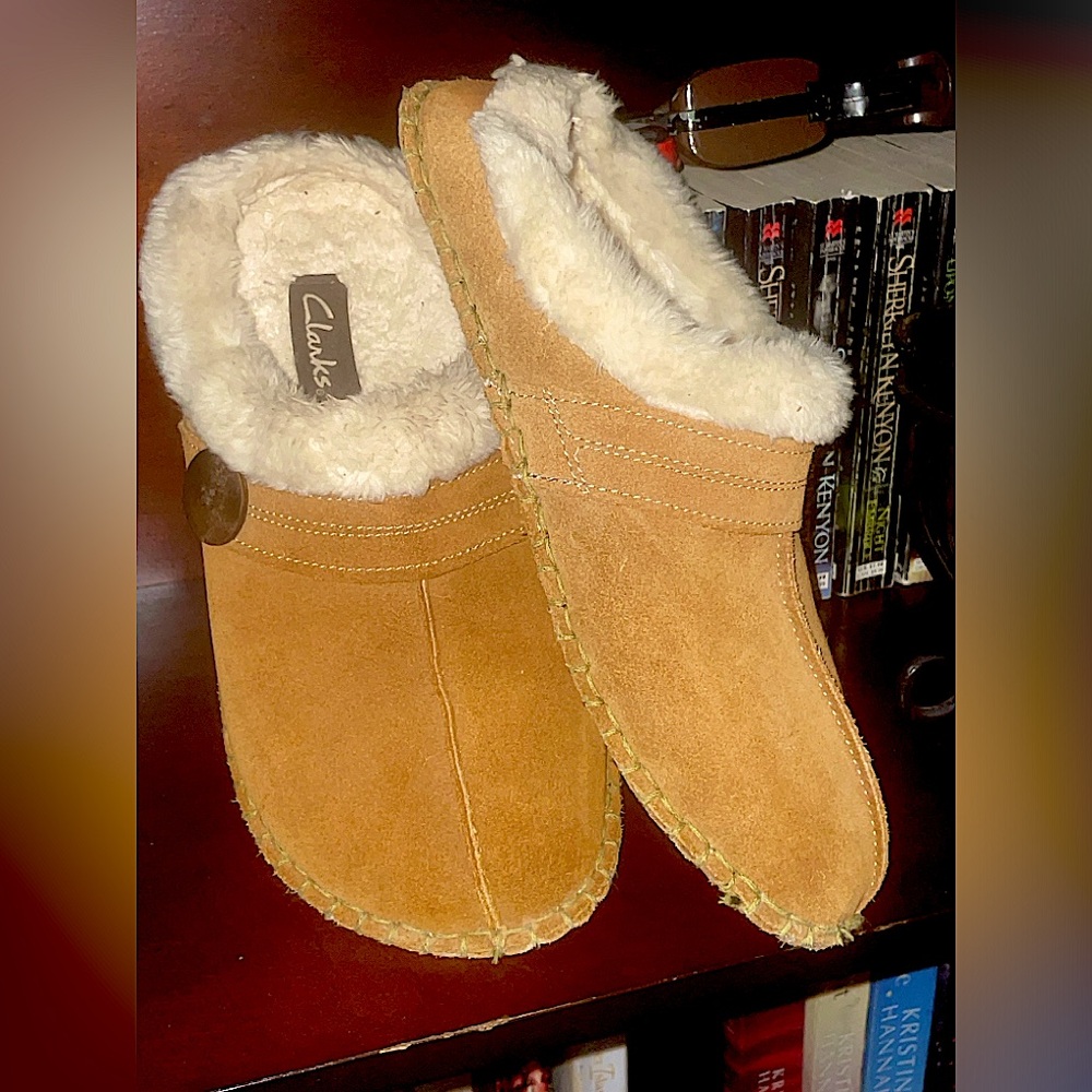 Grounding Earth Barefoot Winter Slip On Leather Shors Size 10 Clark’s Clog EUC